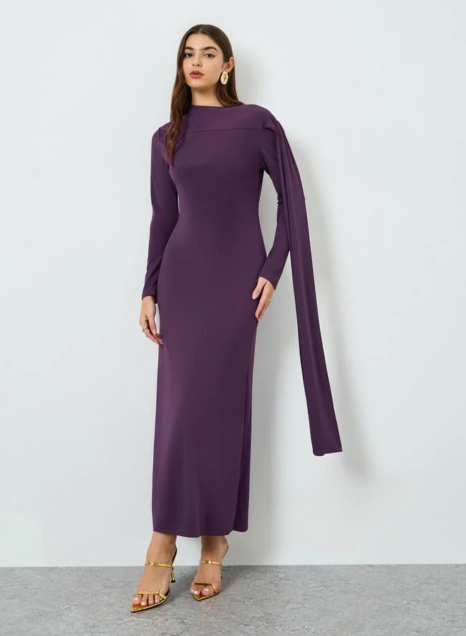 ستايلي فستان طويل بتفاصيل أشرطة على الأكتاف للنساء